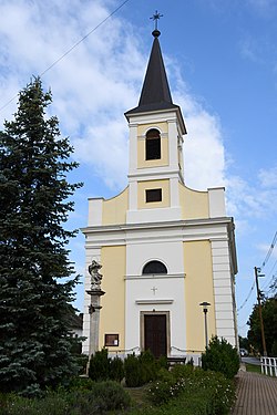 A Szent József-templom a Mária-oszloppal