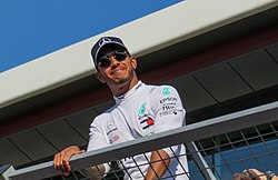 Lewis Hamilton ötszörös világbajnok lett, ezzel beérte az argentin Juan Manuel Fangiót a vonatkozó rangsorban