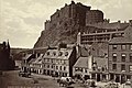 25. Az edinburgh-i vár látképe a Grass Market felől körülbelül 1865 és 1885 között (javítás)/(csere)