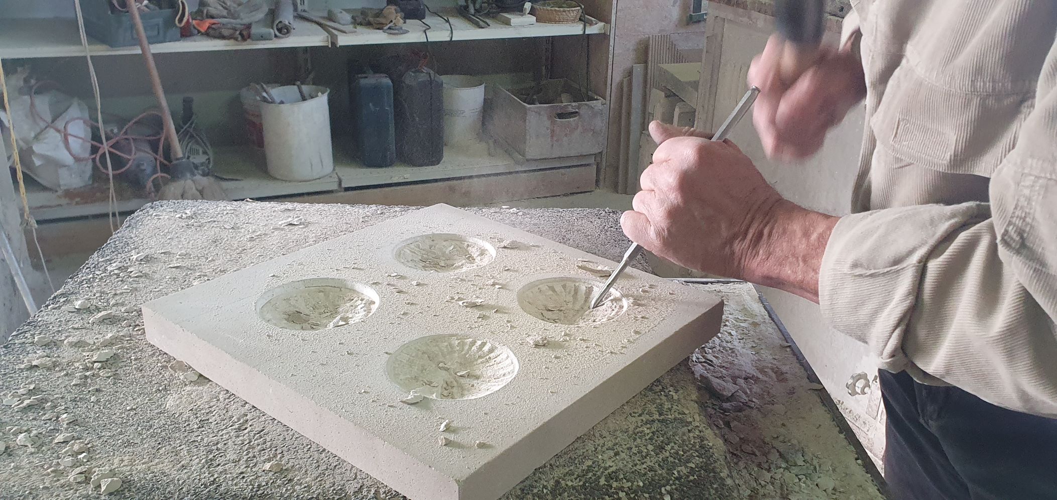 Gli scalpellini e le pietre, rinasce l’arte