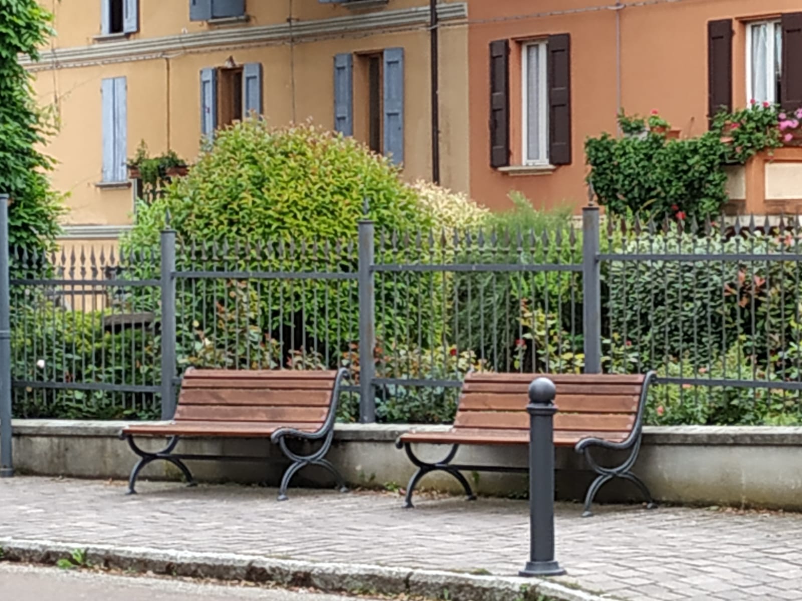 Terminato a Tolè il restauro dell'arredo urbano. Triplicata la richiesta di affitti estivi