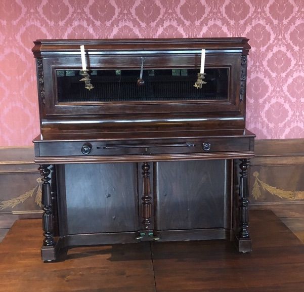 La Collezione Marini di strumenti musicali meccanici in mostra negli spazi della Rocchetta Mattei
