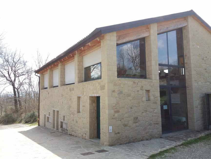 A Grizzana Morandi mostra di artisti locali: ceramica, arti visive, pirografia, scultura
