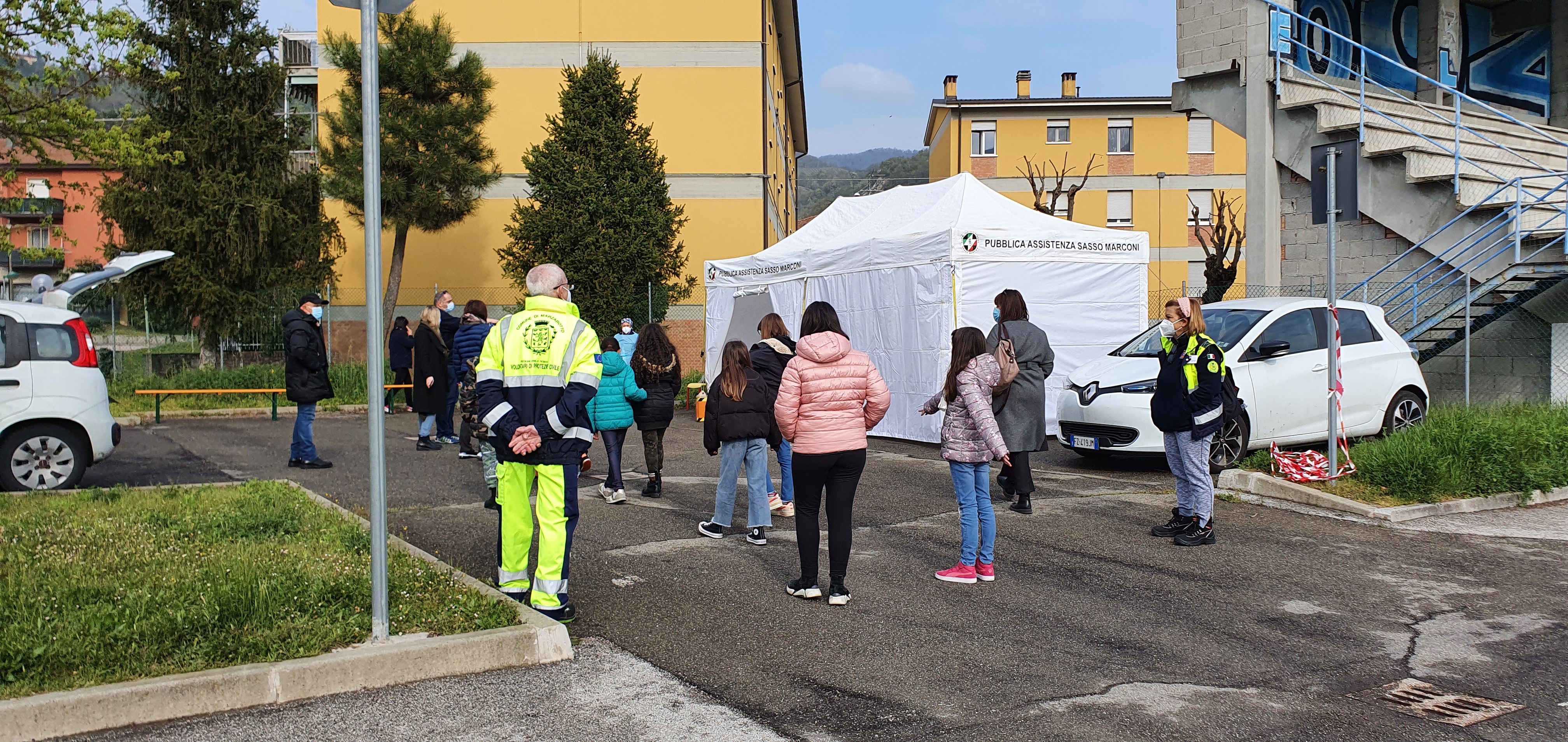 Marzabotto, alunni in fila per i test rapidi